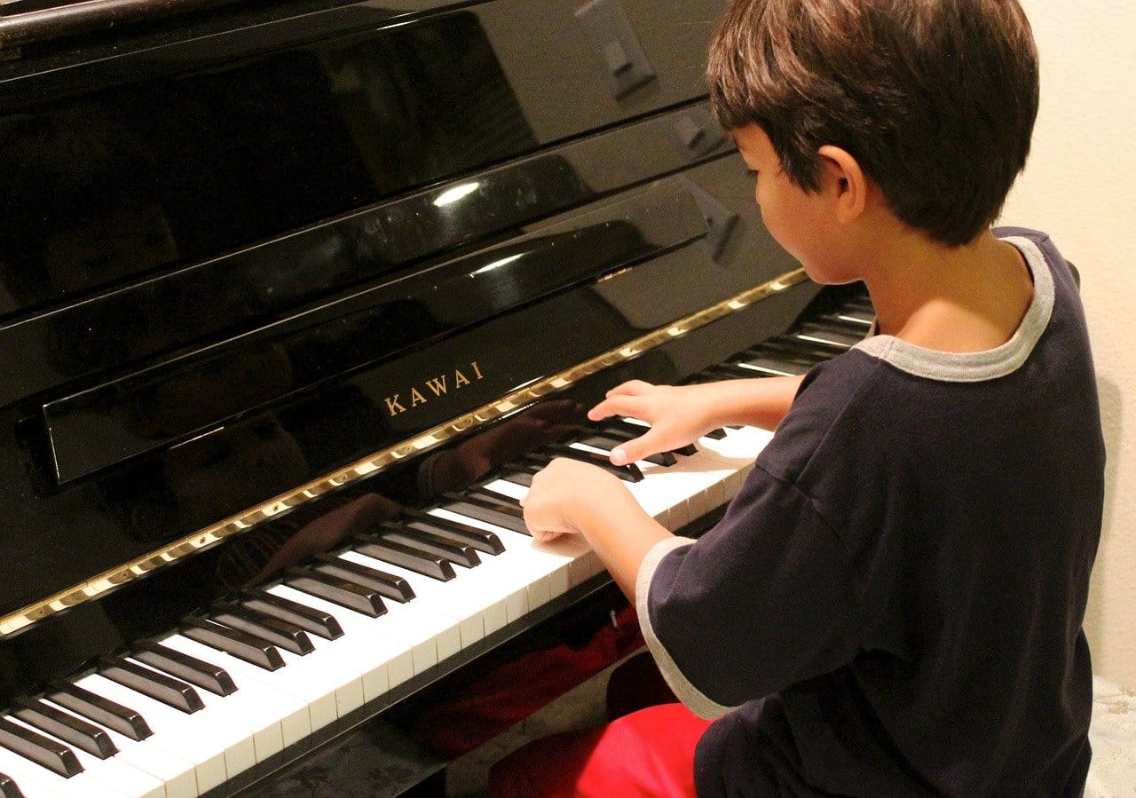 piano with children